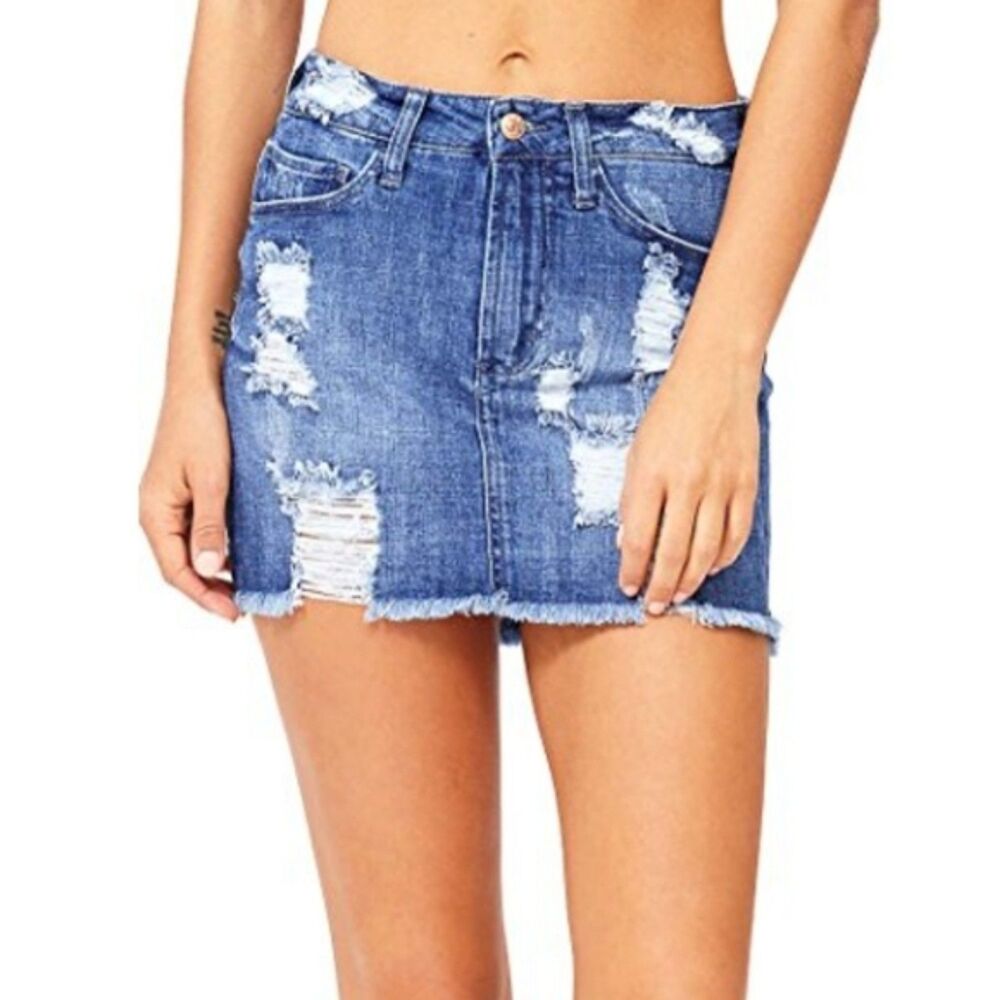 Celebrity Pink Distressed Cadillac Med Wash Denim Mini Skirt Size 7/28‎